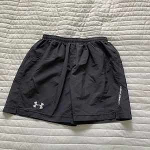 Men’s Under Armour Heat Gear Black Running Shorts size S